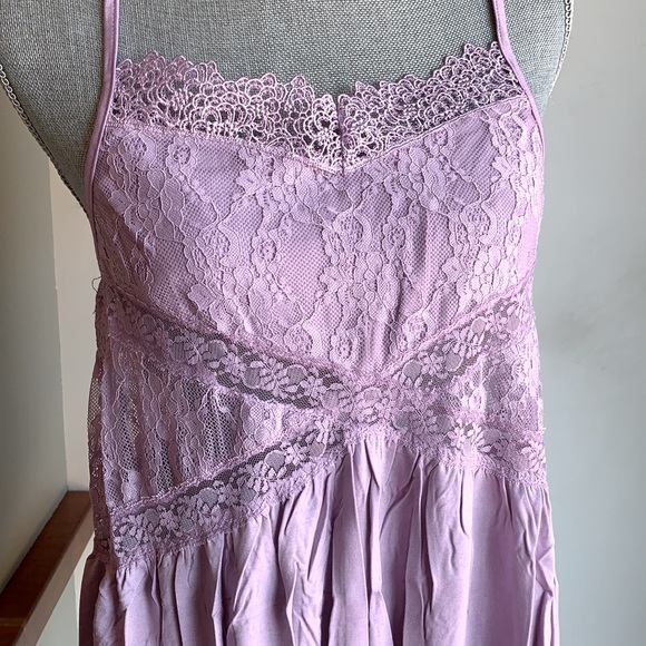 “The Iris” Purple Lace Tank Top - Picture 5 of 7